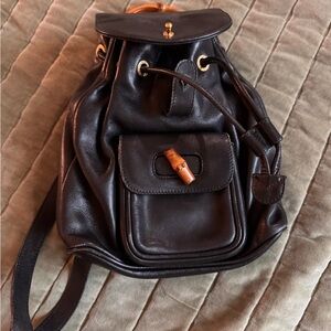 Vintage Gucci Elegant Black Leather Backpack